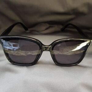 Smoke N' Mirrors Sunglasses With Case